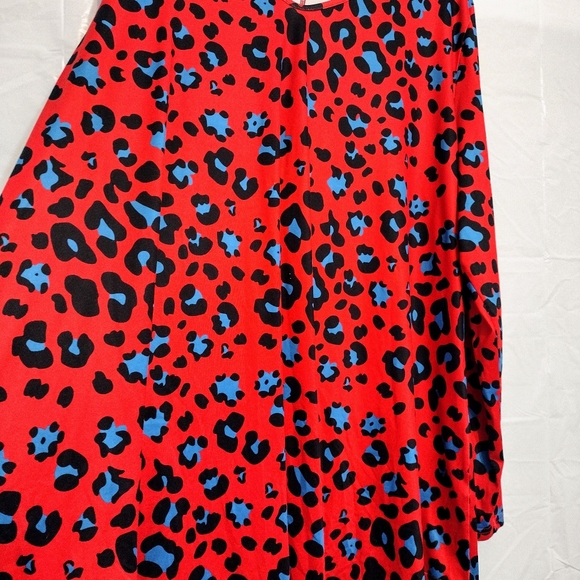 Plus Size cheetah print blouse - Picture 2 of 3